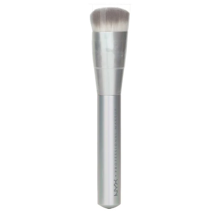 NYX Holographic Halo Sculpting Buffing Brush - Image 2